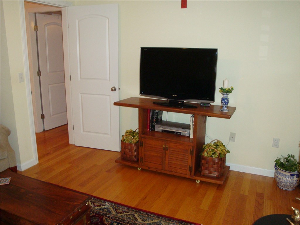 402 New River Road, Unit 109 Lincoln, RI 02838 - Photo 18 of 19