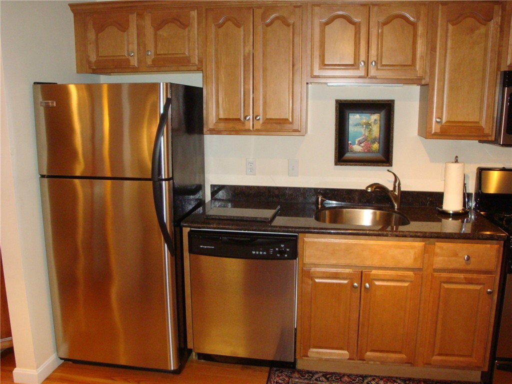402 New River Road, Unit 109 Lincoln, RI 02838 - Photo 5 of 19
