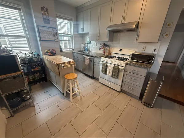 $3,350 | 29 Waverly Street, Unit 1, Boston, MA 02135