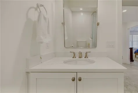 $2,998,000 | 3 Richmond Pond Drive, Westport, MA 02790