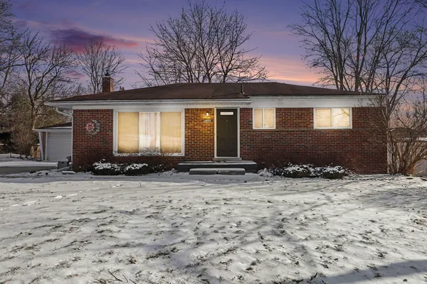 $259,900 | 3659 Elira Lane, Waterford, MI 48328