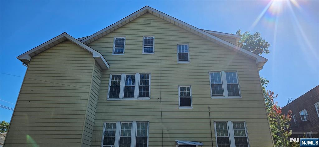 264-266 Pomona Avenue, Unit 3 Newark, NJ 07112 - Photo 26 of 27 a view of a house