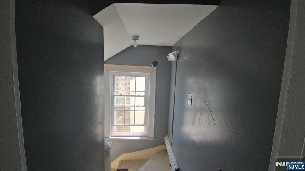 264-266 Pomona Avenue, Unit 3 Newark, NJ 07112 - Photo 4 of 27