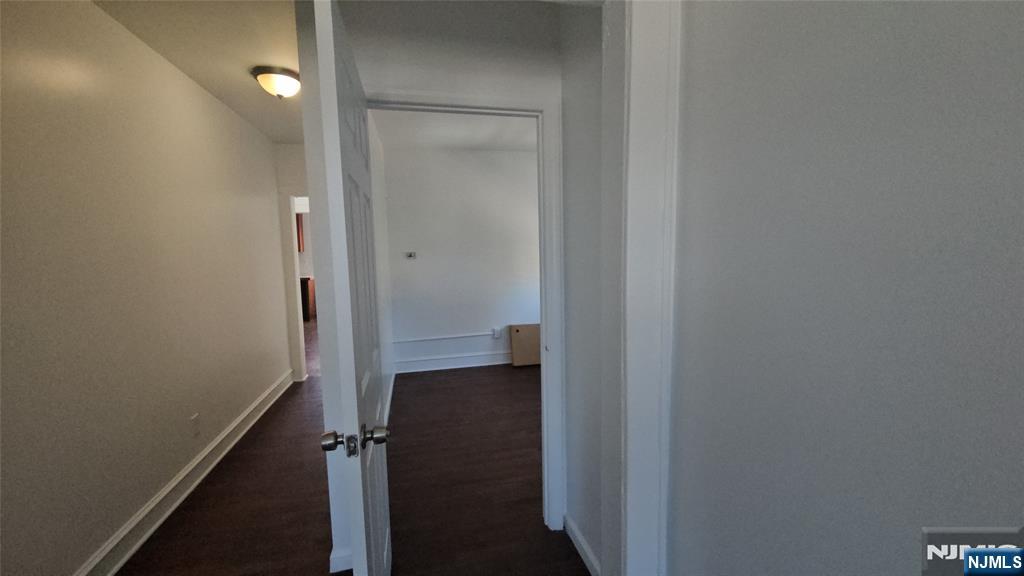 264-266 Pomona Avenue, Unit 3 Newark, NJ 07112 - Photo 10 of 27 a bathroom with a shower