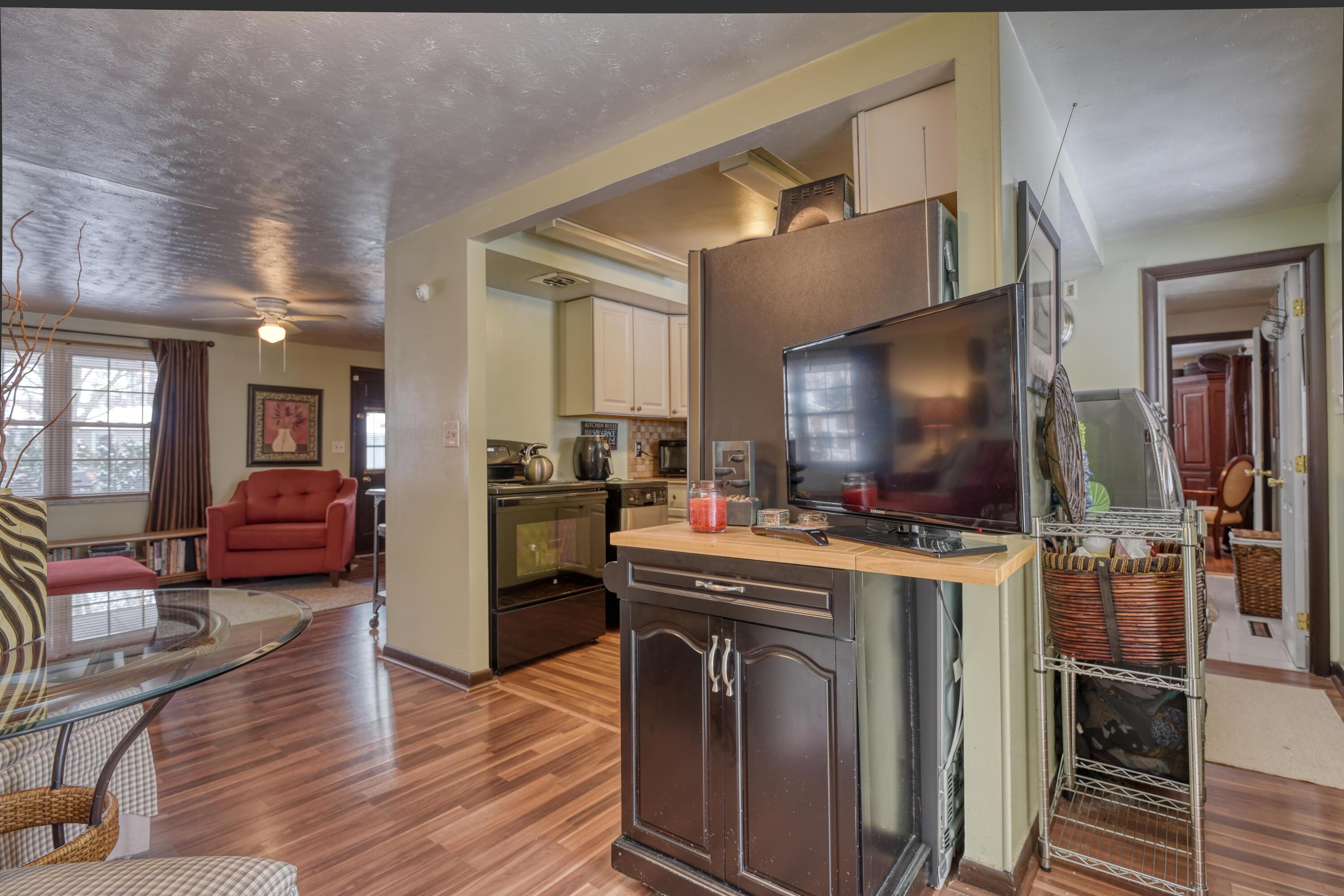 5785 Montevideo Road Westerville, OH 43081 - Photo 10 of 29 Dining Area