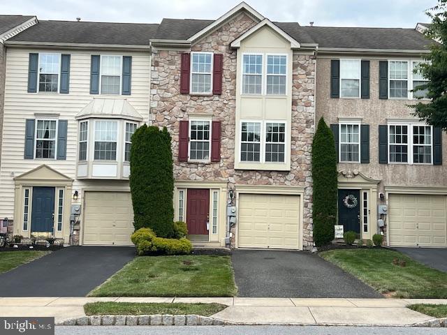 11 Carriage House Road Pottstown, PA 19465 - Photo 1 of 36 Gallery Image 1