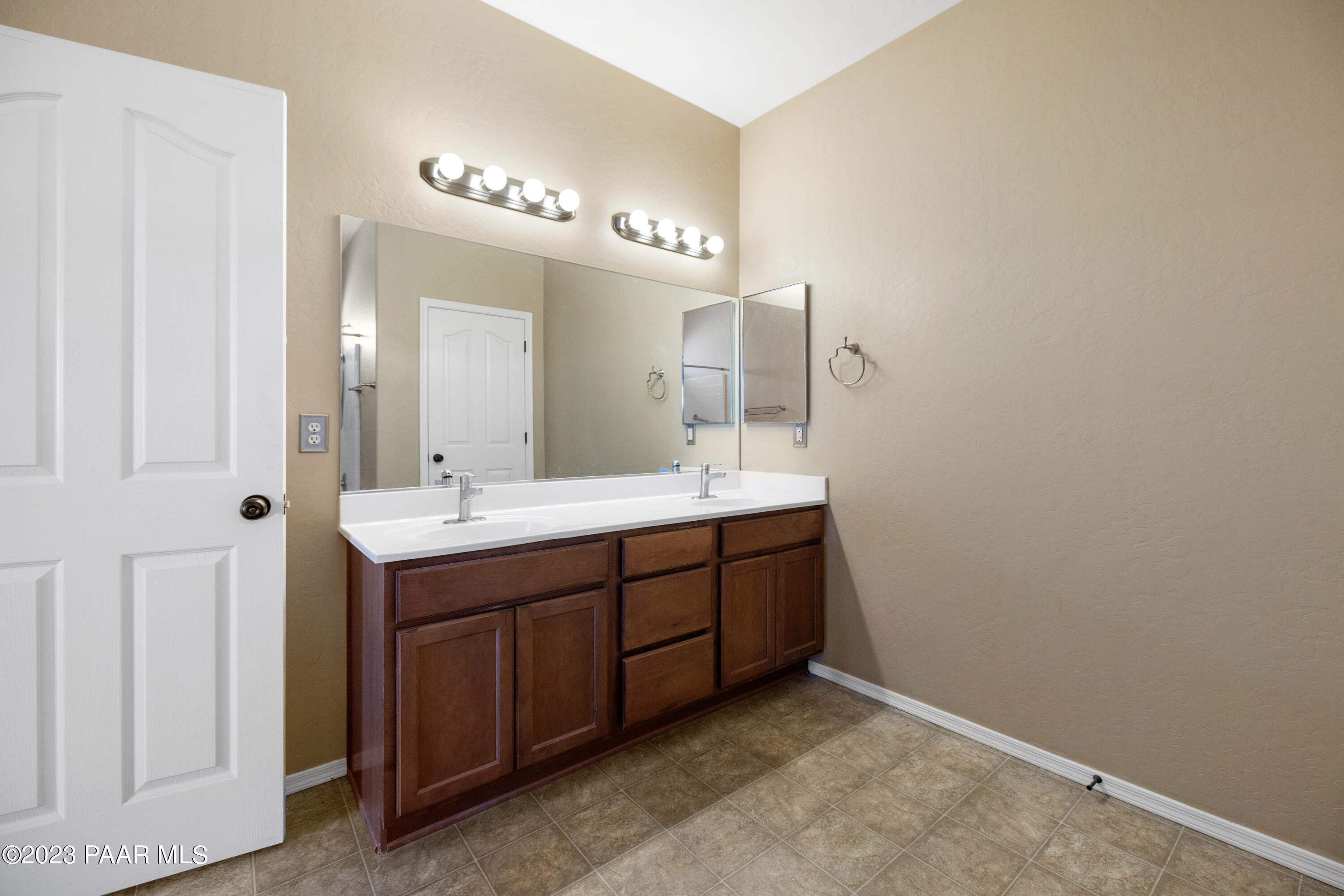 4435 Harwick Road Prescott Valley, AZ 86314 - Photo 10 of 21 010_Primary Bathroom