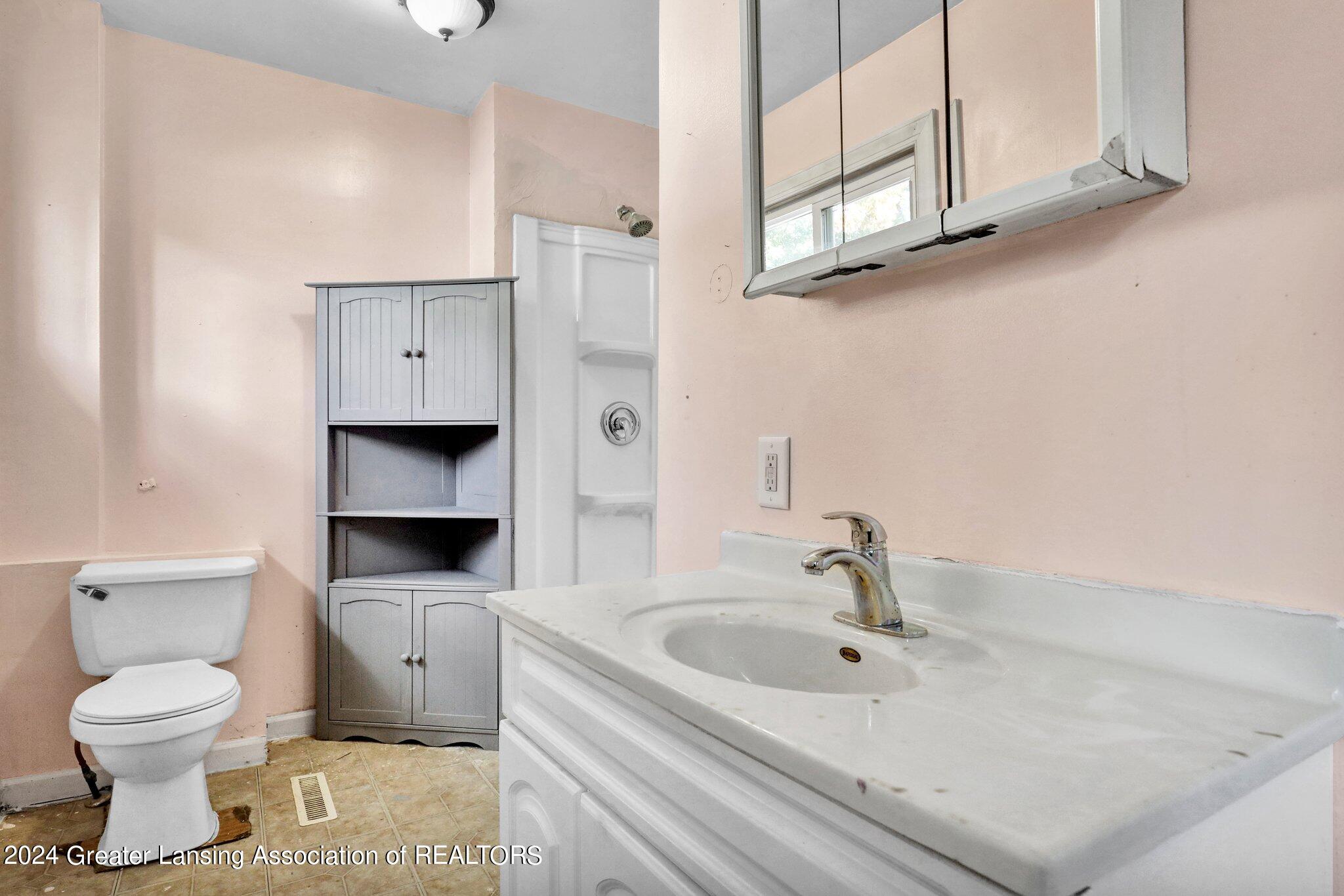 400 East Rouse Street Lansing, MI 48910 - Photo 14 of 16 14