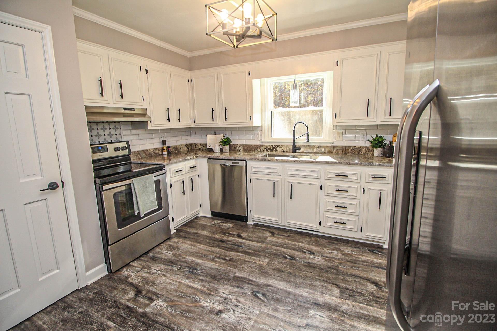 218 Weddington Road Matthews, NC 28104 - Photo 9 of 22 Gallery Image 9