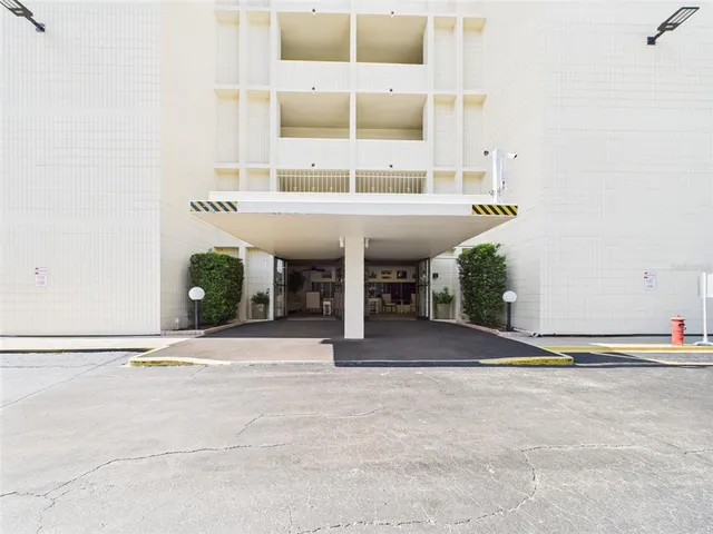 $117,900 | 700 Mirror Terrace Northwest, Unit 702, Winter Haven, FL 33881