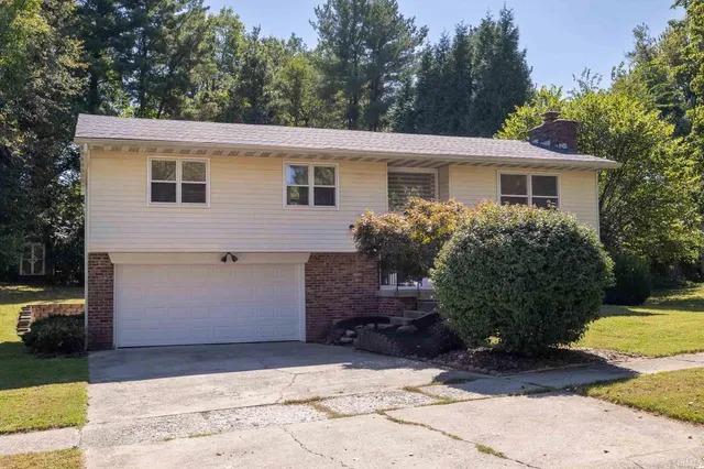 $365,000 | 538 North Park Ridge Road, Bloomington, IN 47408