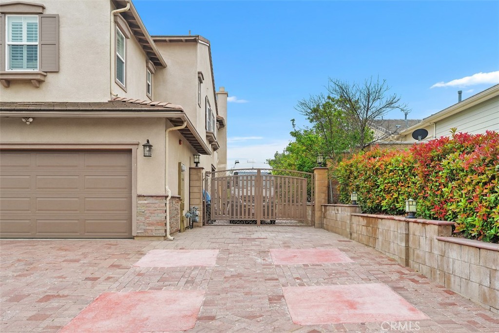 13337 Hunt Club Drive Rancho Cucamonga, CA 91739 - Photo 3 of 45 RV parking