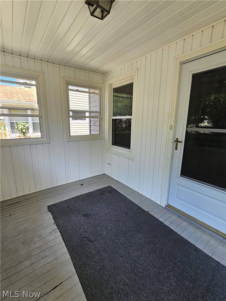 697 Thayer Street Akron, OH 44310 - Photo 2 of 11 Gallery Image 2