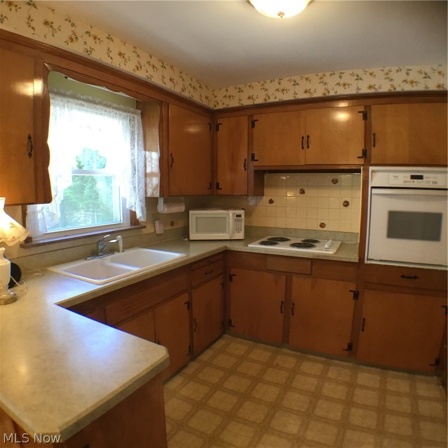 1187 Roland Road Lyndhurst, OH 44124 - Photo 6 of 15