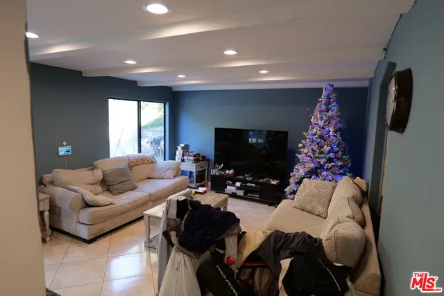 $2,350,000 | 2241 Flintridge Drive, Glendale, CA 91206