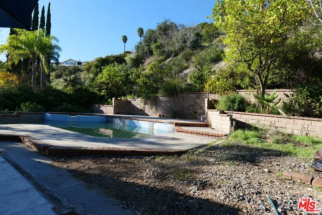 $2,350,000 | 2241 Flintridge Drive, Glendale, CA 91206