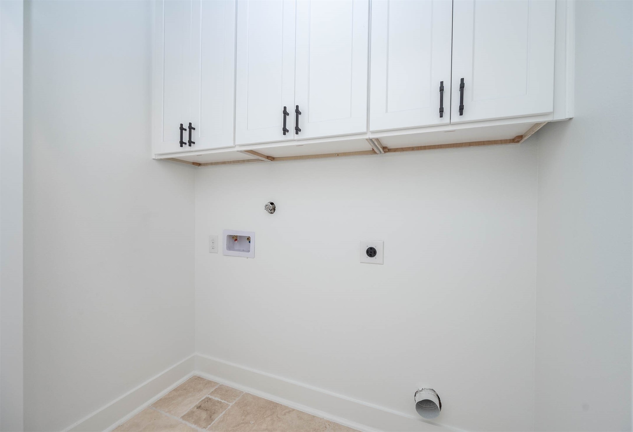 8903 Milby Street Needville, TX 77461 - Photo 28 of 32 a view of cabinets and sink