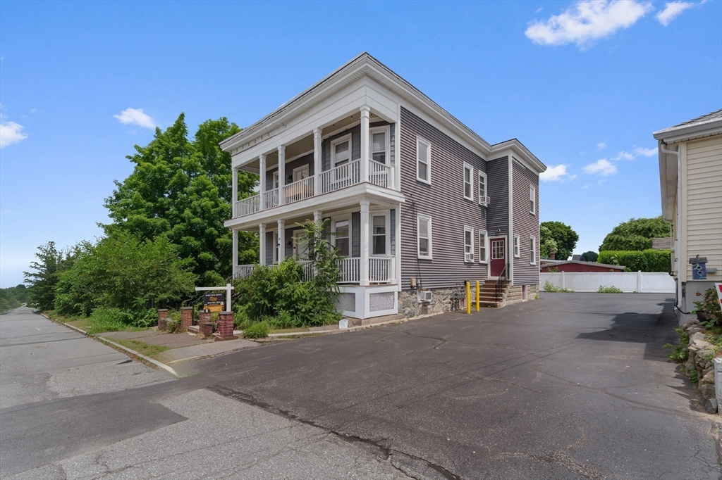 14 Columbia Road Wakefield, MA 01880 - Photo 2 of 24