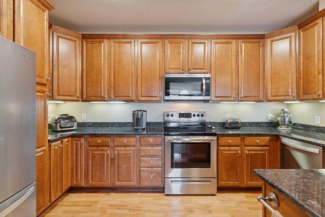 5225 Grandview Square, Unit 313 Edina, MN 55436 - Photo 7 of 37