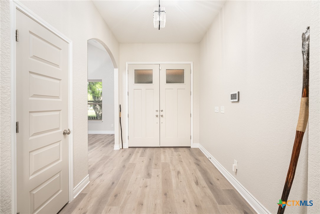 1001 County Road 3152 Kempner, TX 76539 - Photo 3 of 47 Foyer