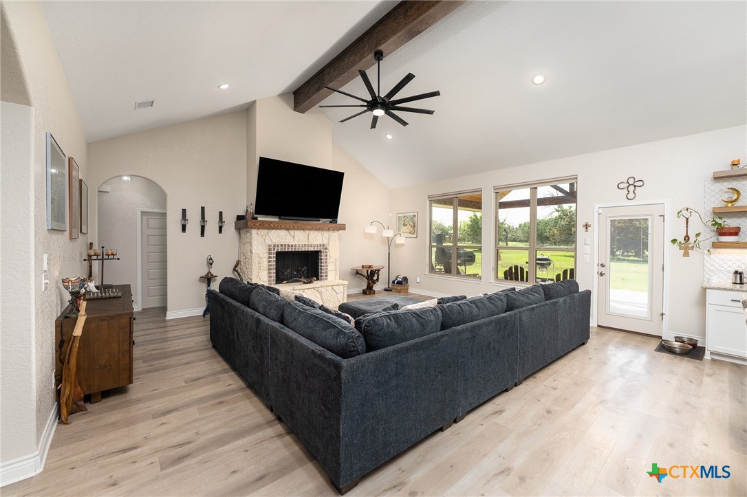 1001 County Road 3152 Kempner, TX 76539 - Photo 7 of 47 Living Room