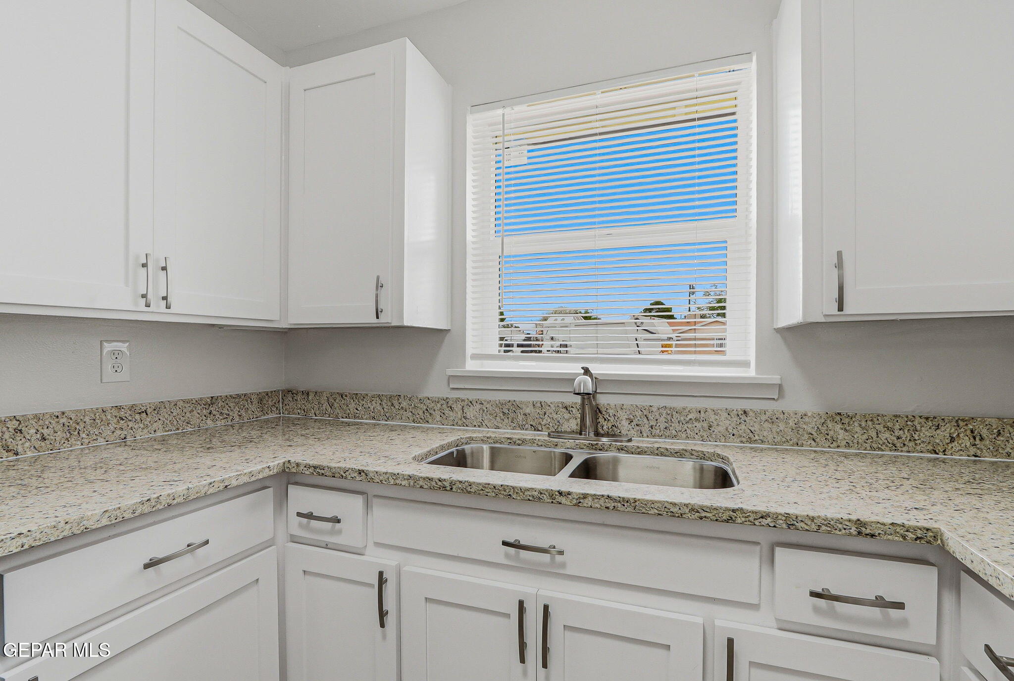 3413 Rutherglen Street El Paso, TX 79925 - Photo 13 of 33 19-web-or-mls-IMG_7950