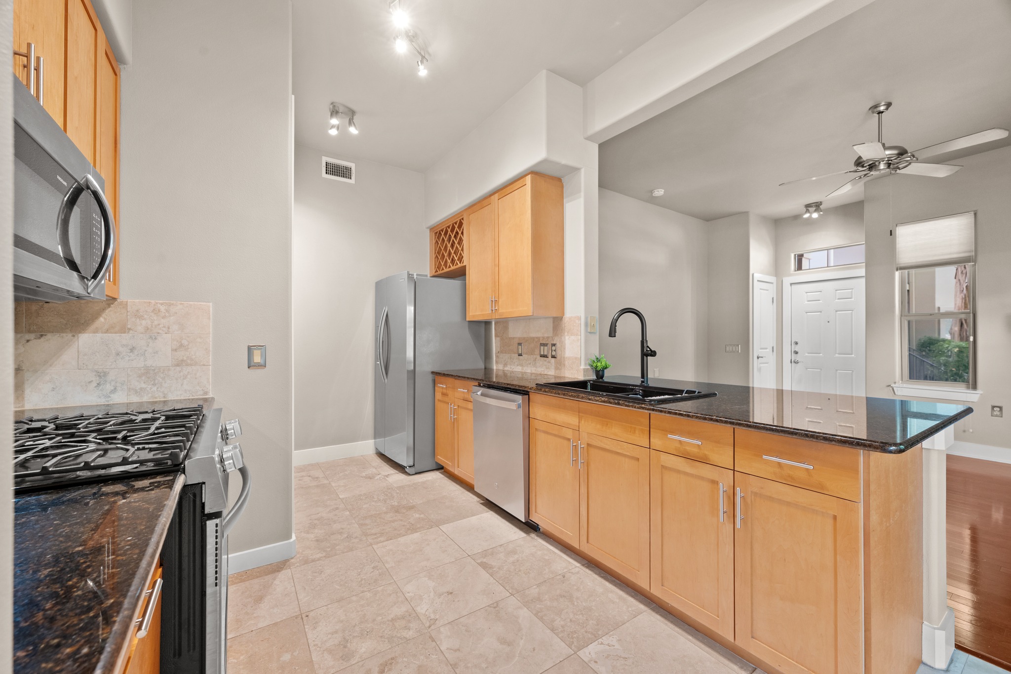 2216 Thornton Road, Unit 210 Austin, TX 78704 - Photo 8 of 27