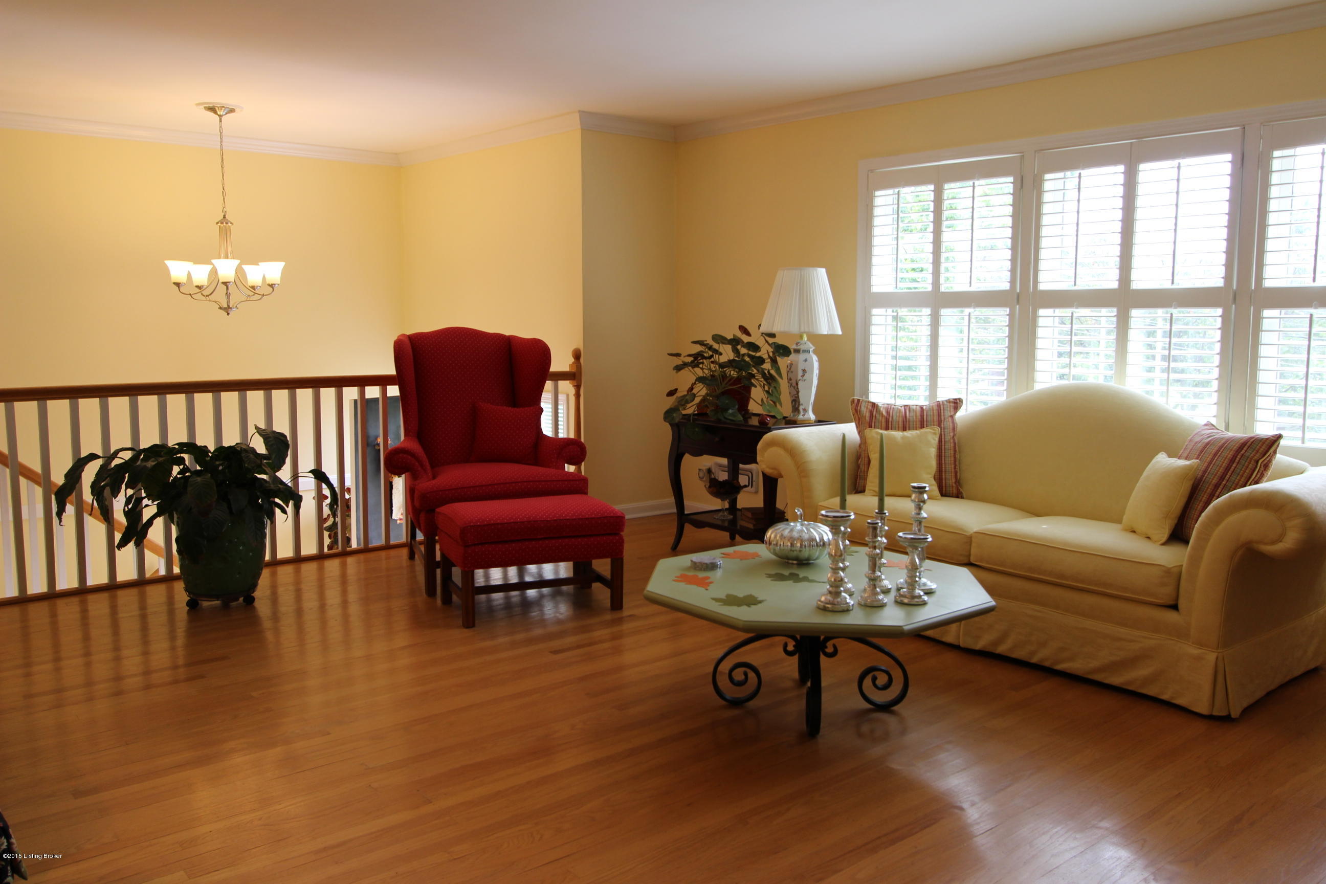 501 Hill Ridge Road Louisville, KY 40214 - Photo 10 of 46 Living Room 5