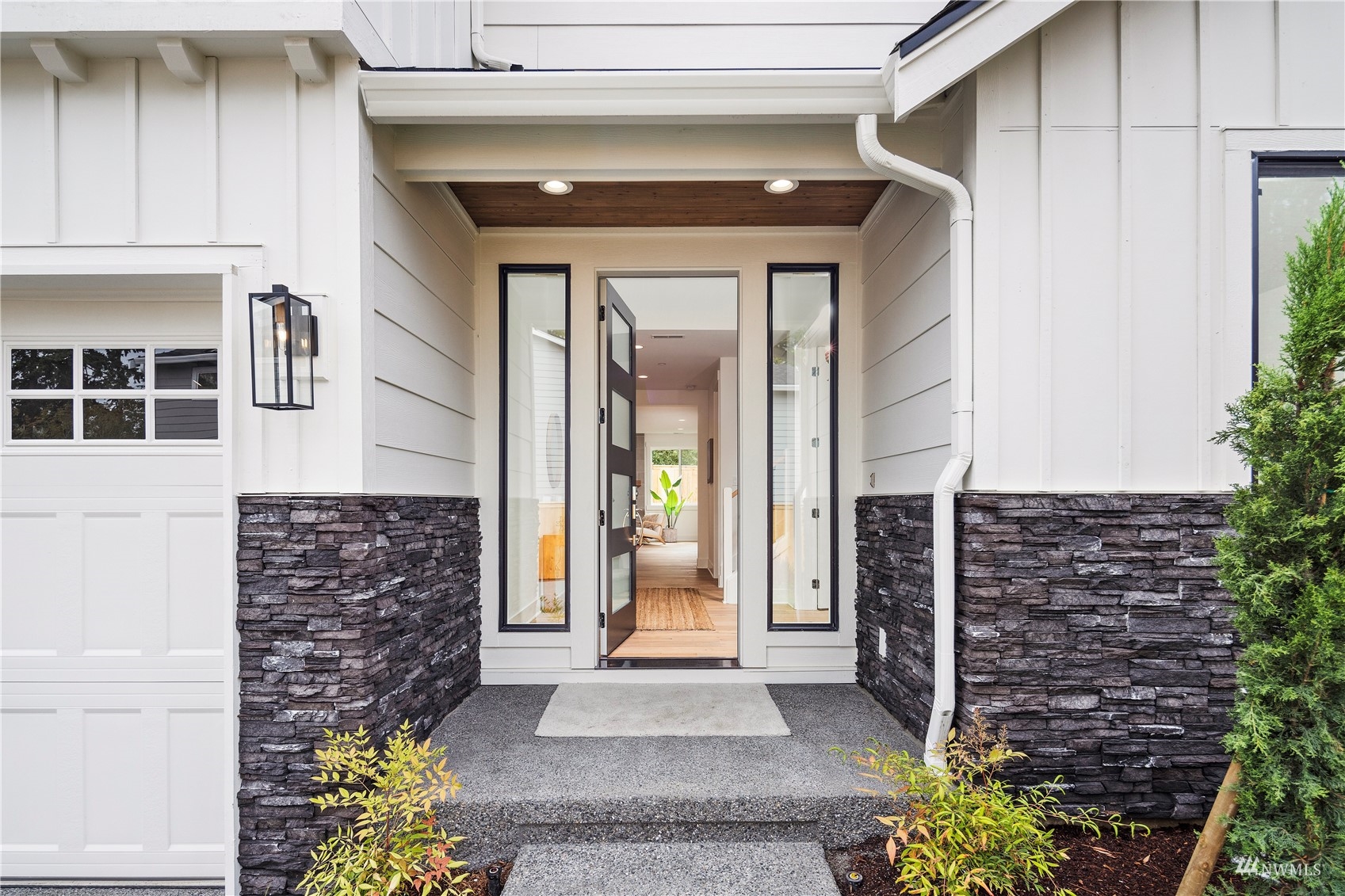 1004 Walnut Street Edmonds, WA 98020 - Photo 2 of 40 Gallery Image 2