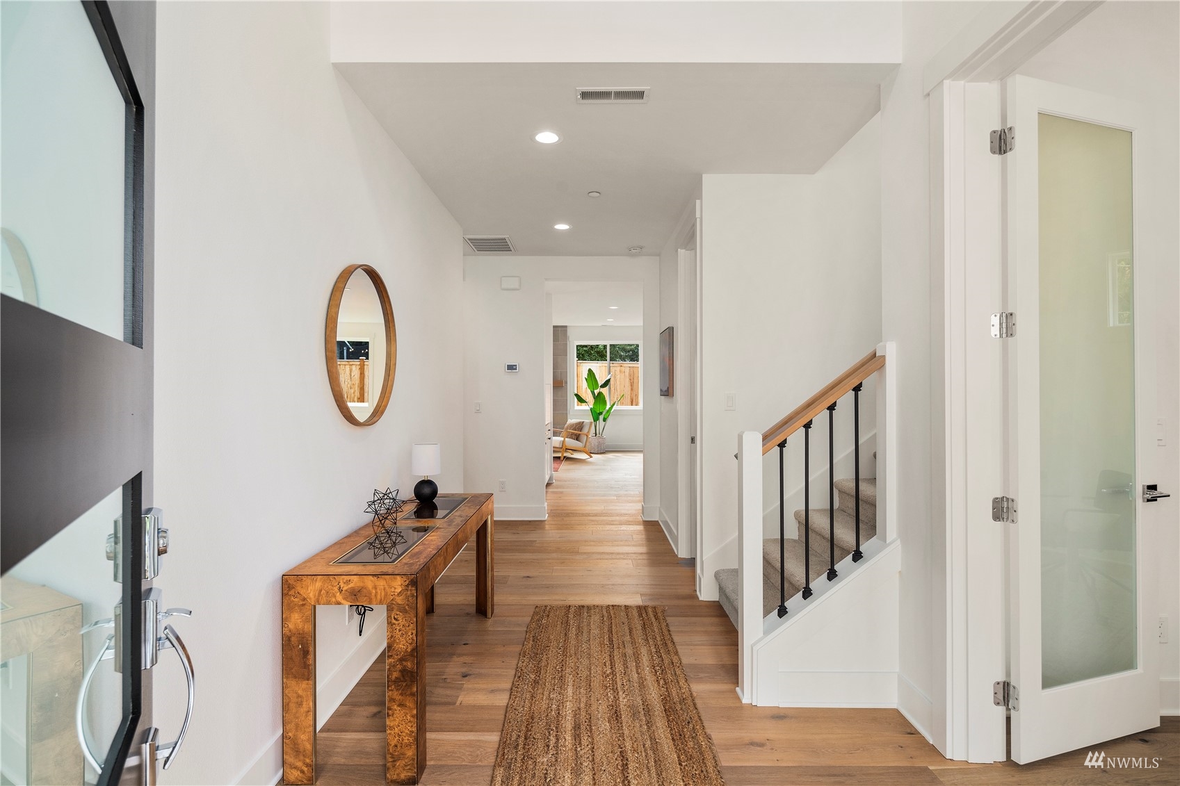 1004 Walnut Street Edmonds, WA 98020 - Photo 3 of 40 Gallery Image 3