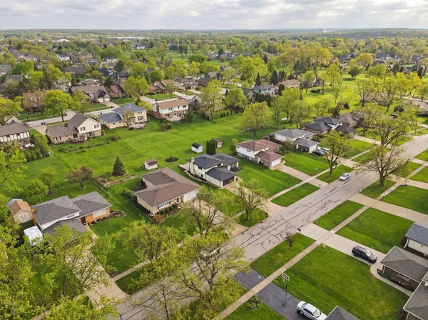 $469,990 | 9S315 Cumnor Road, Downers Grove, IL 60516