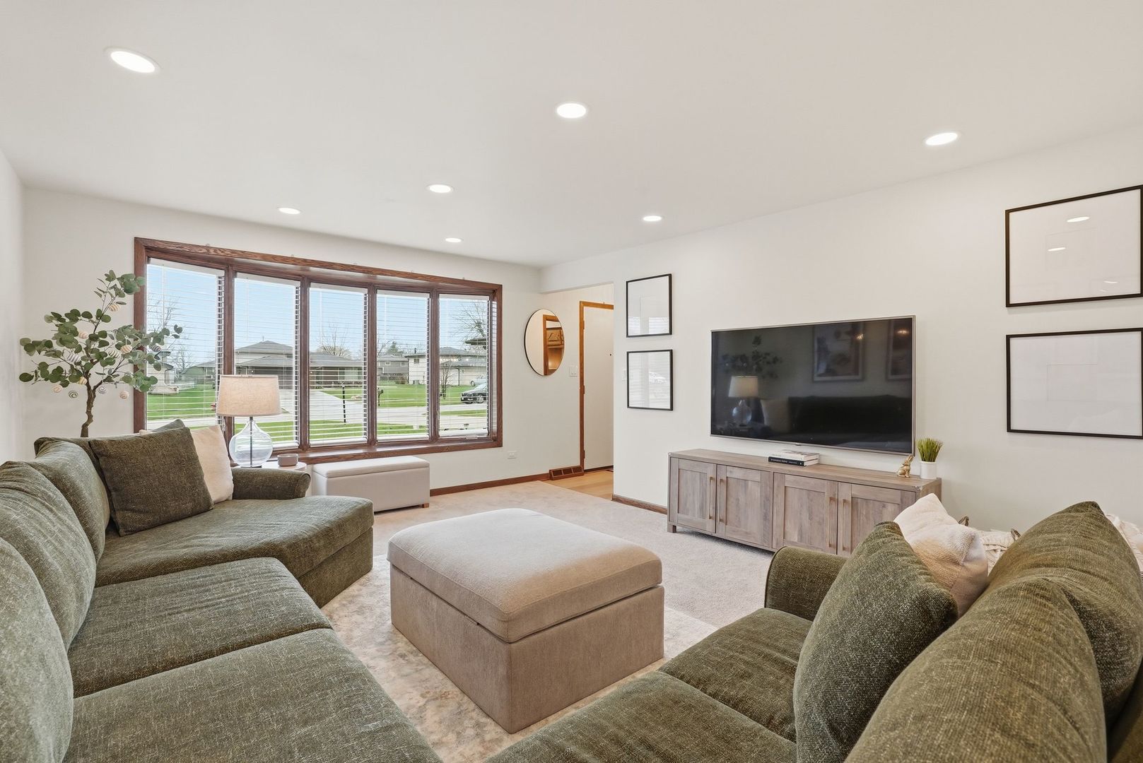 9S315 Cumnor Road Downers Grove, IL 60516 - Photo 4 of 26