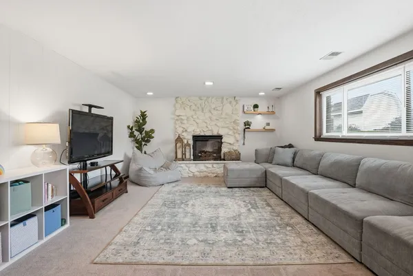 $469,990 | 9S315 Cumnor Road, Downers Grove, IL 60516