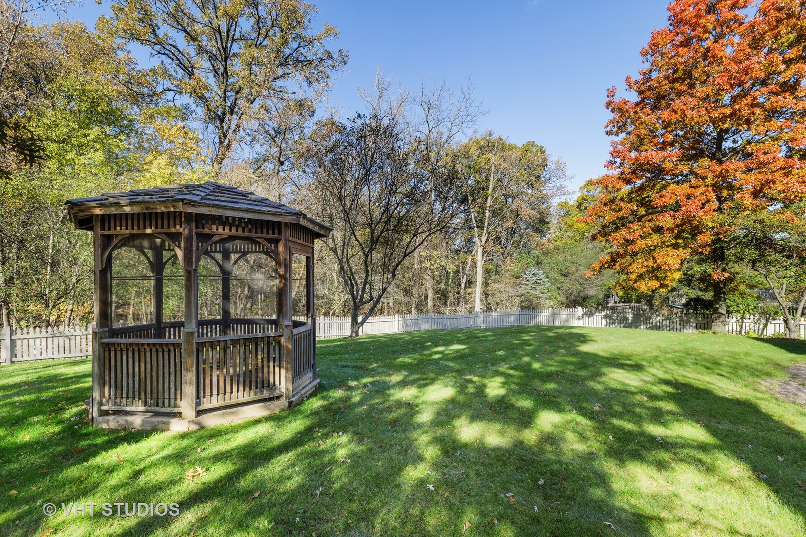 470 Long Hill Road Gurnee, IL 60031 - Photo 32 of 32 a view of backyard with a barn and large trees