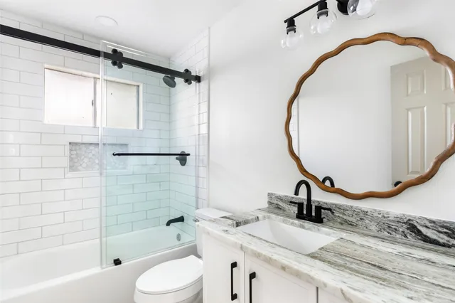 $294,999 | 2403 Heather Street, Highlands, TX 77562