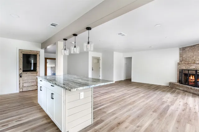 $294,999 | 2403 Heather Street, Highlands, TX 77562