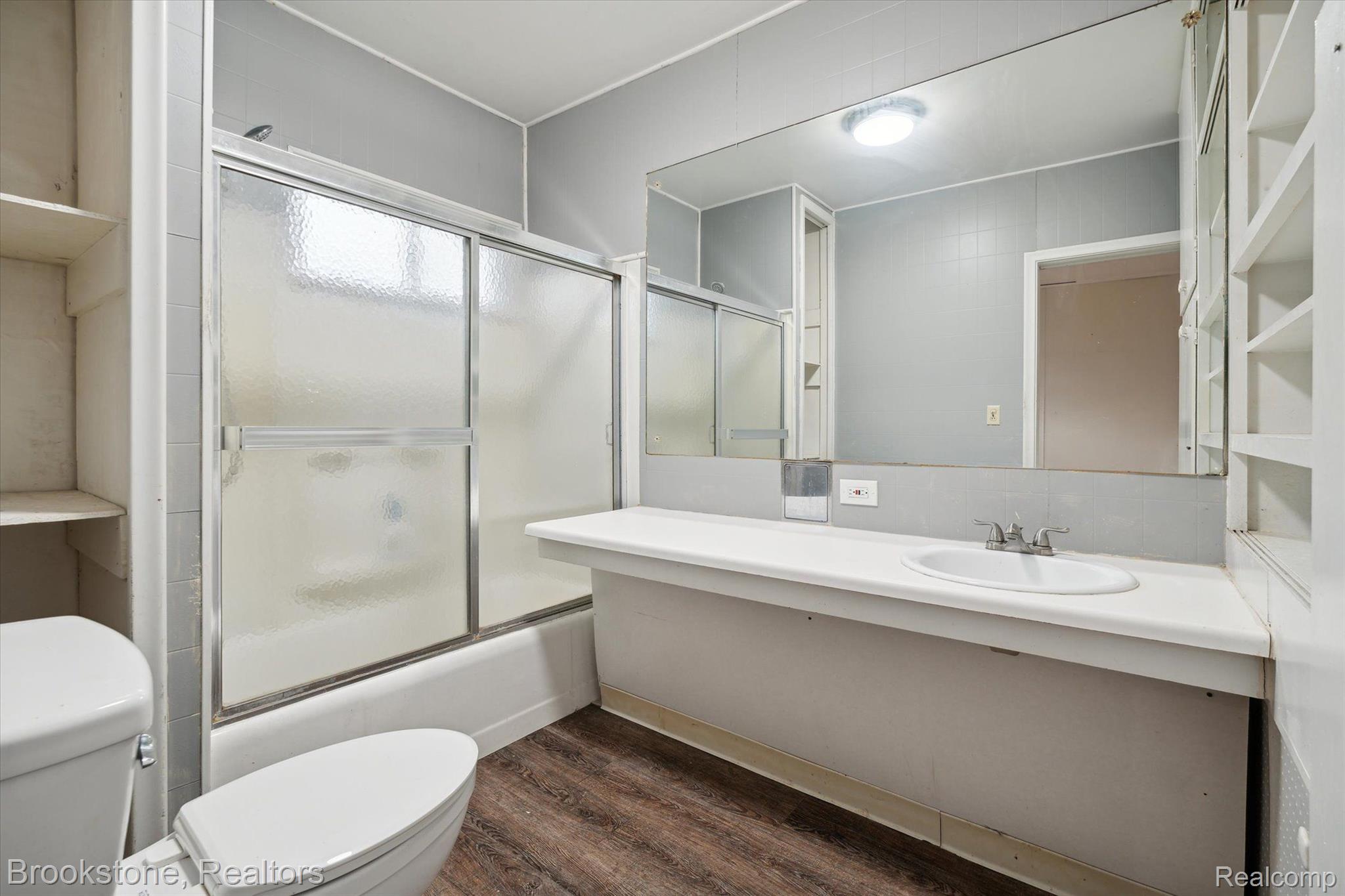 205 Center Street Fenton, MI 48430 - Photo 13 of 25 Gallery Image 13