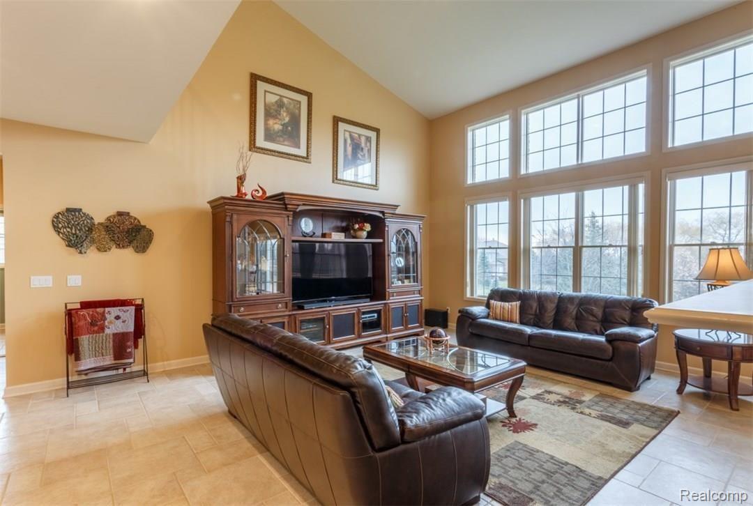 2077 Aberdeen Court Rochester, MI 48306 - Photo 17 of 73 Aberdeen Court_2077-Entry-Great Room-48.jpg