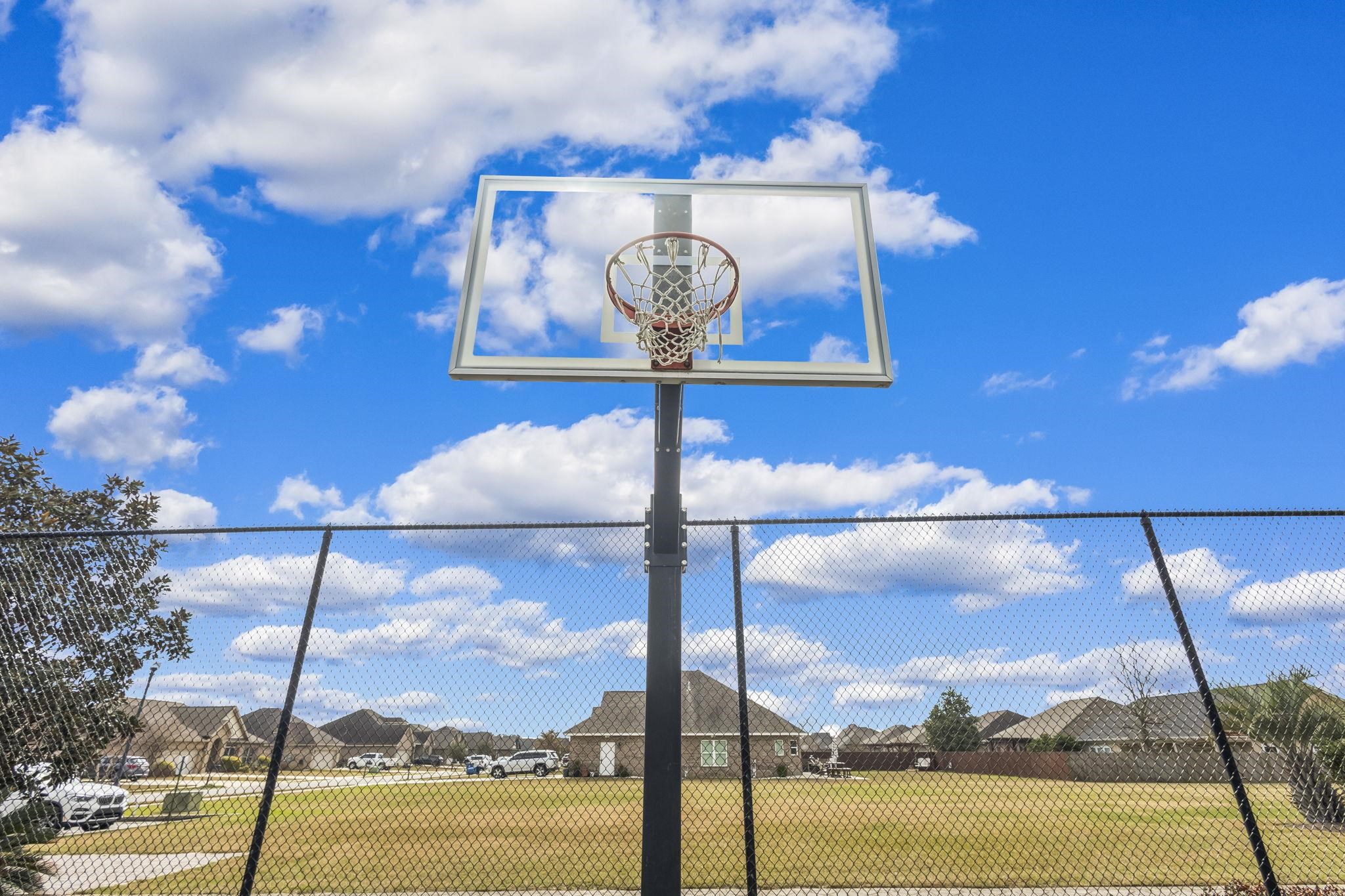 7059 Rocky Rd Loop Gulf Shores, AL 36542 - Photo 43 of 46 Basketball Court