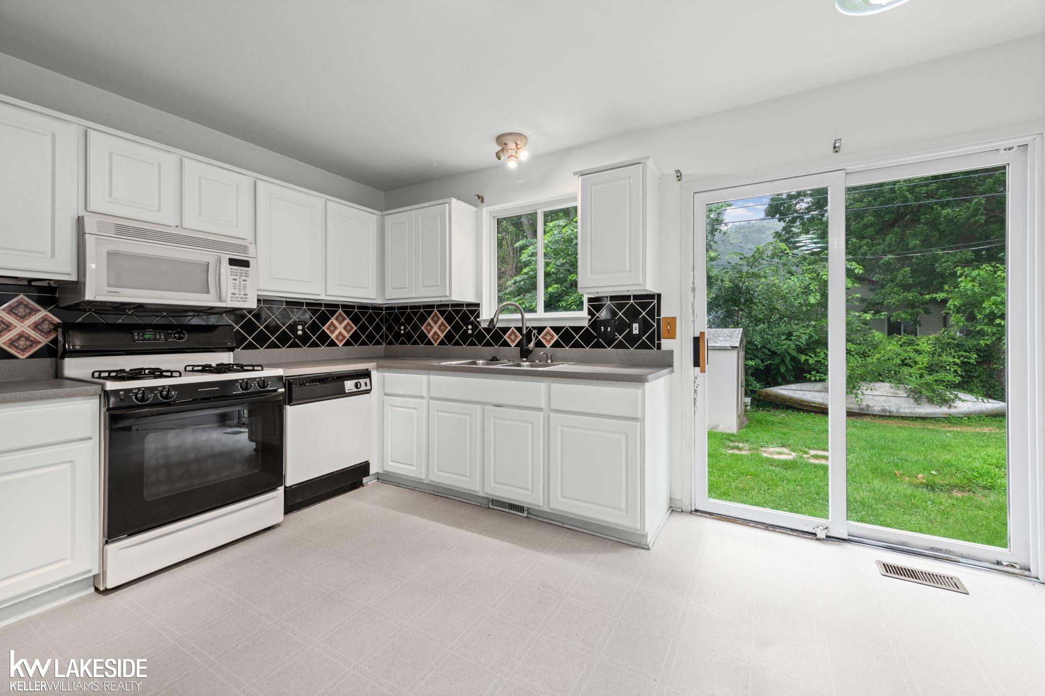 9314 Maple Road Algonac, MI 48001 - Photo 15 of 26 Gallery Image 15