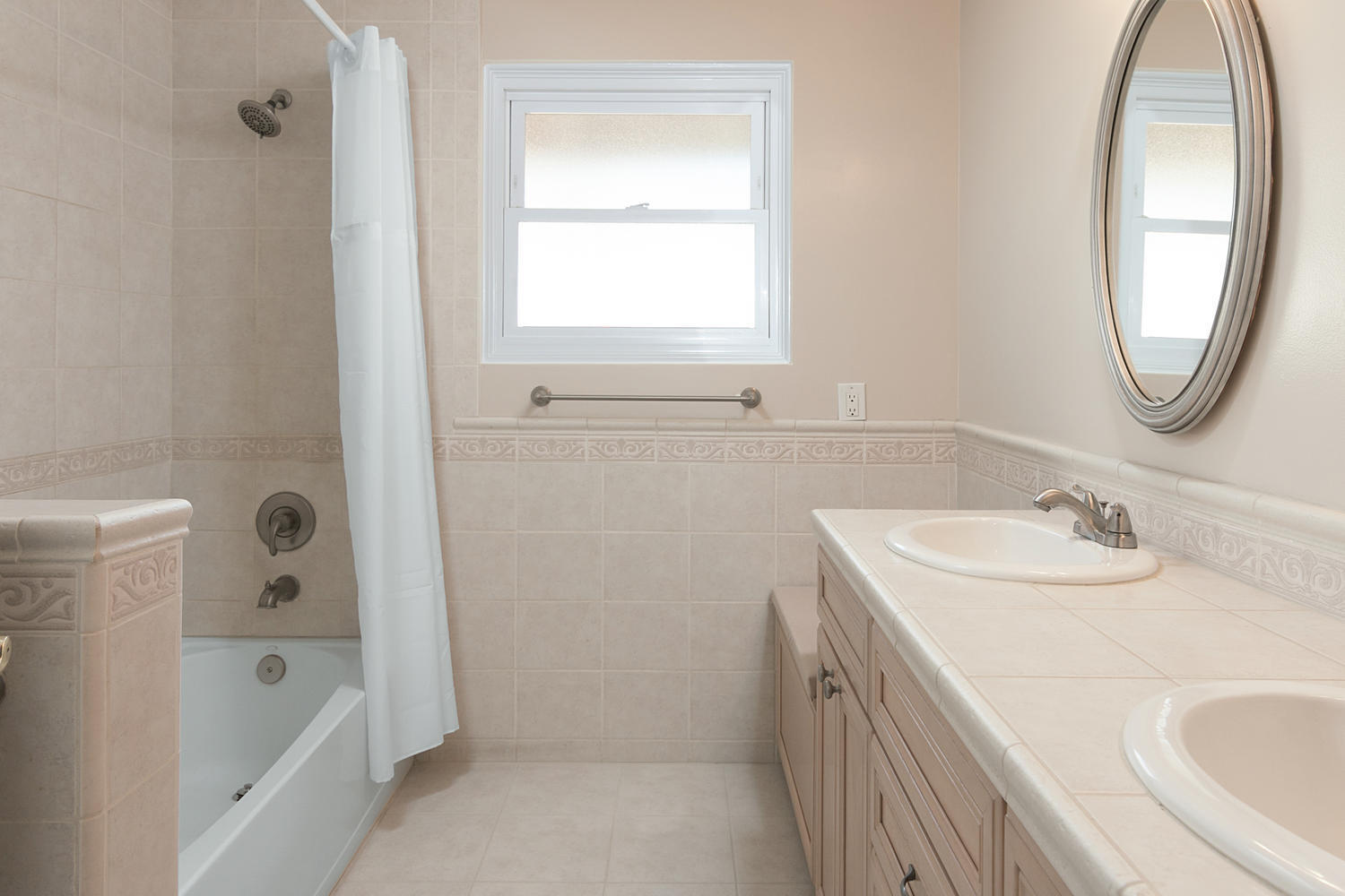 1375 Santa Monica Road Carpinteria, CA 93013 - Photo 15 of 24 Bathroom 2