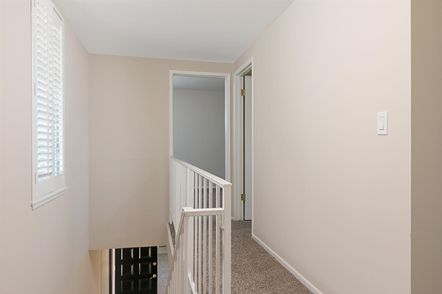 1375 Santa Monica Road Carpinteria, CA 93013 - Photo 17 of 24 Upper landing