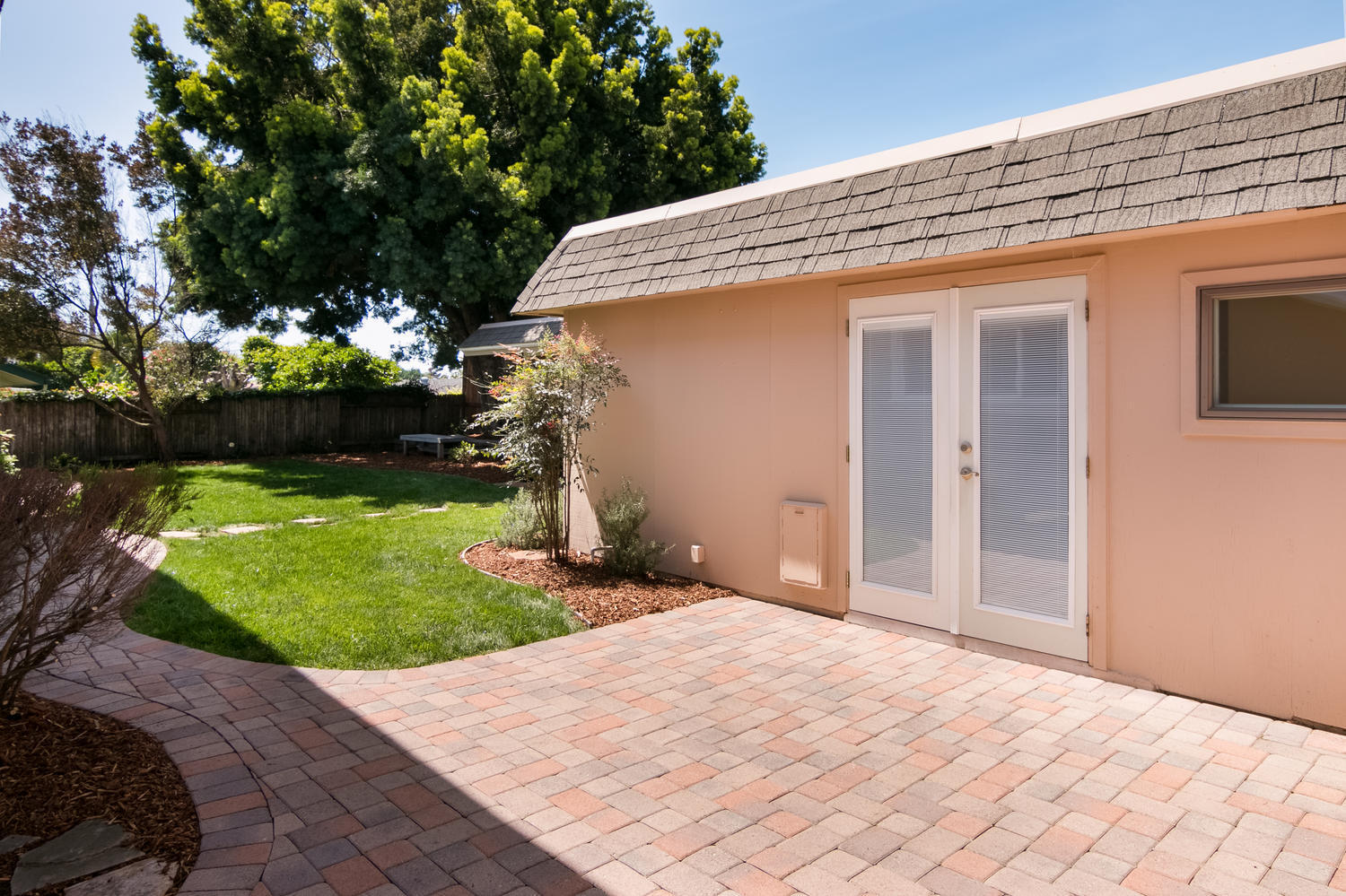 1375 Santa Monica Road Carpinteria, CA 93013 - Photo 20 of 24 Rear patio