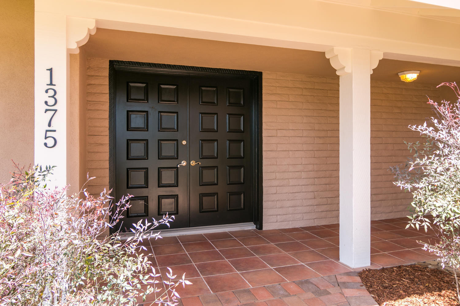 1375 Santa Monica Road Carpinteria, CA 93013 - Photo 2 of 24 Front entry