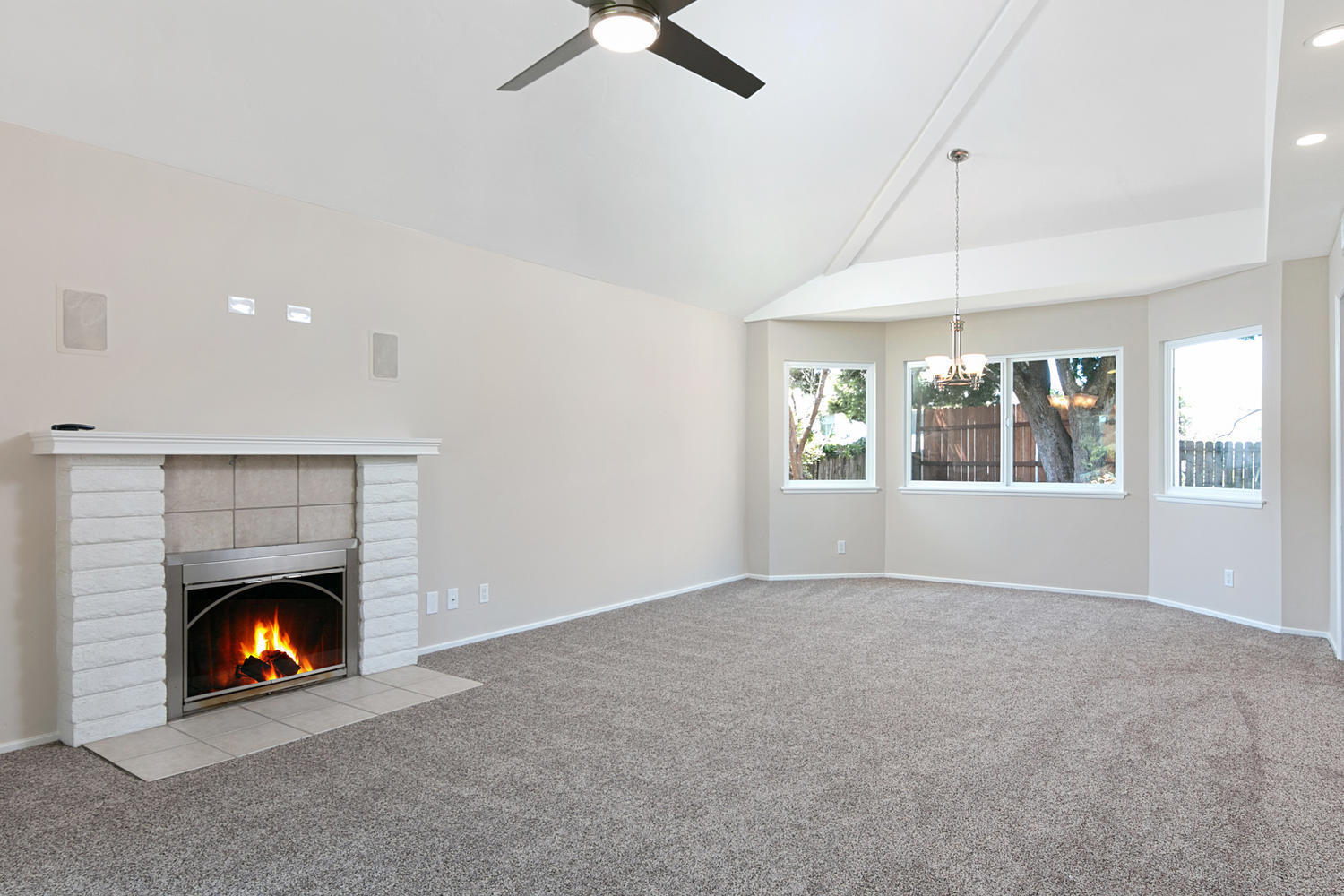 1375 Santa Monica Road Carpinteria, CA 93013 - Photo 4 of 24 LR