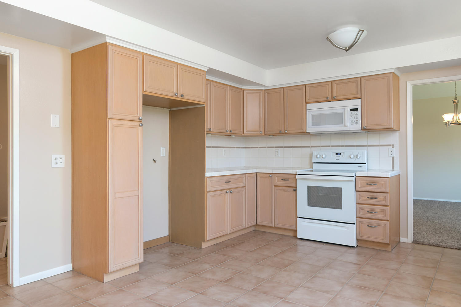 1375 Santa Monica Road Carpinteria, CA 93013 - Photo 9 of 24 Kitchen