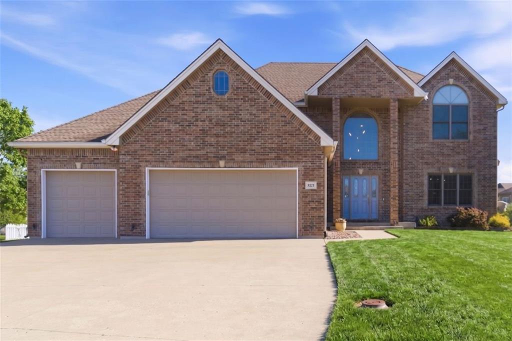 4213 Northeast Kennesaw Ridge Lee's Summit, MO 64064 - Photo 2 of 39