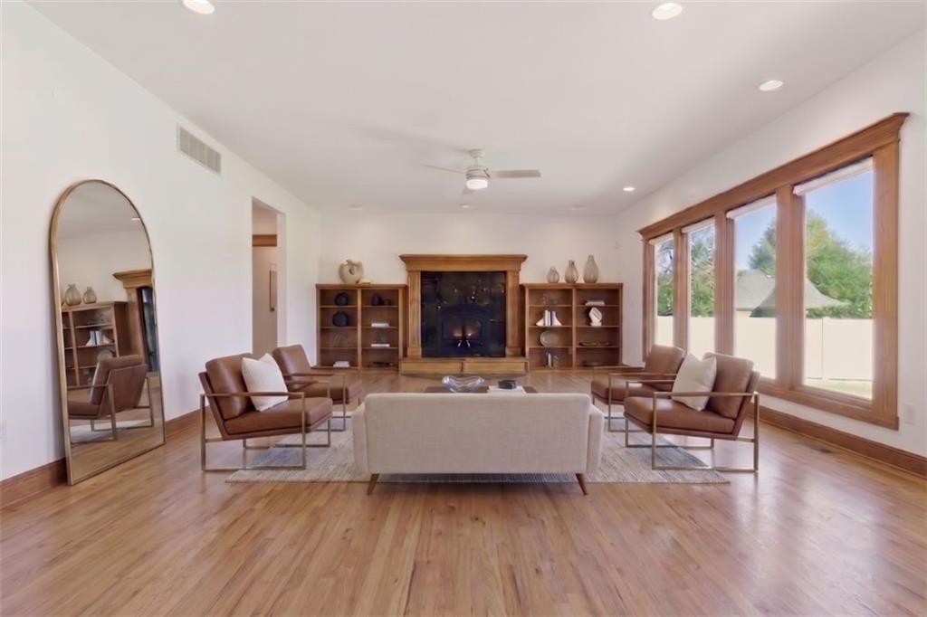 4213 Northeast Kennesaw Ridge Lee's Summit, MO 64064 - Photo 5 of 39