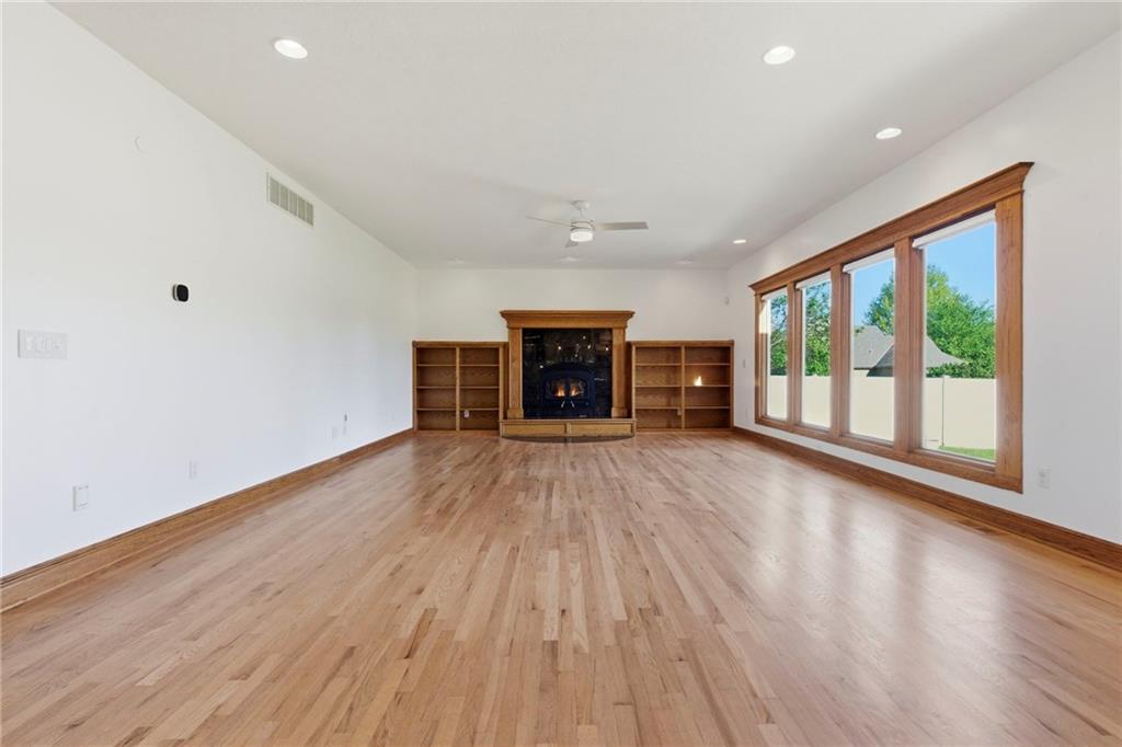4213 Northeast Kennesaw Ridge Lee's Summit, MO 64064 - Photo 6 of 39