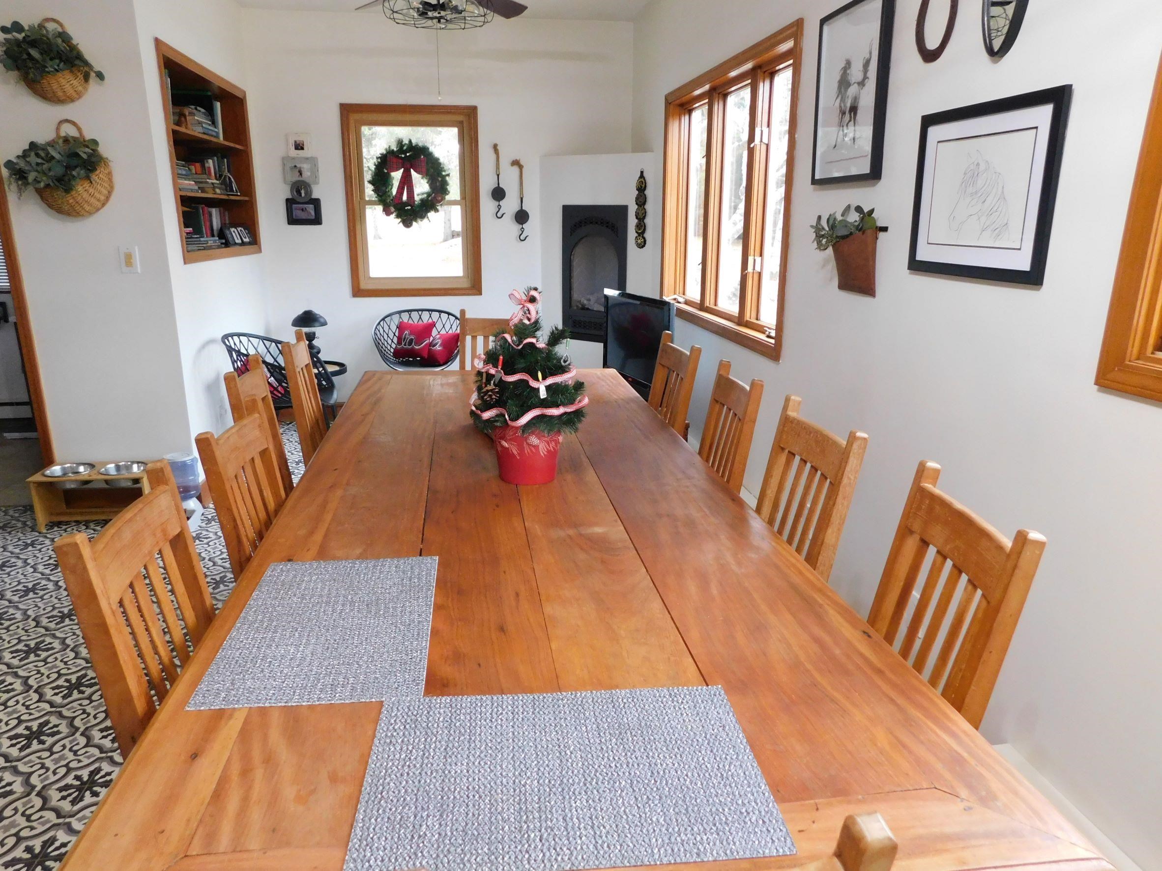 5365 Rochester Road Dryden, MI 48428 - Photo 5 of 38 Eating Area